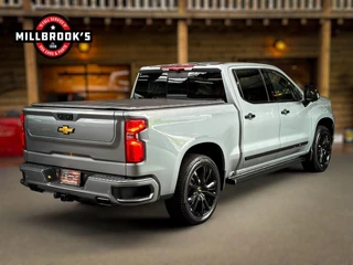 Chevrolet Silverado 2024 - Black Edition 6.2 V8 420 PK, zdjecie 13
