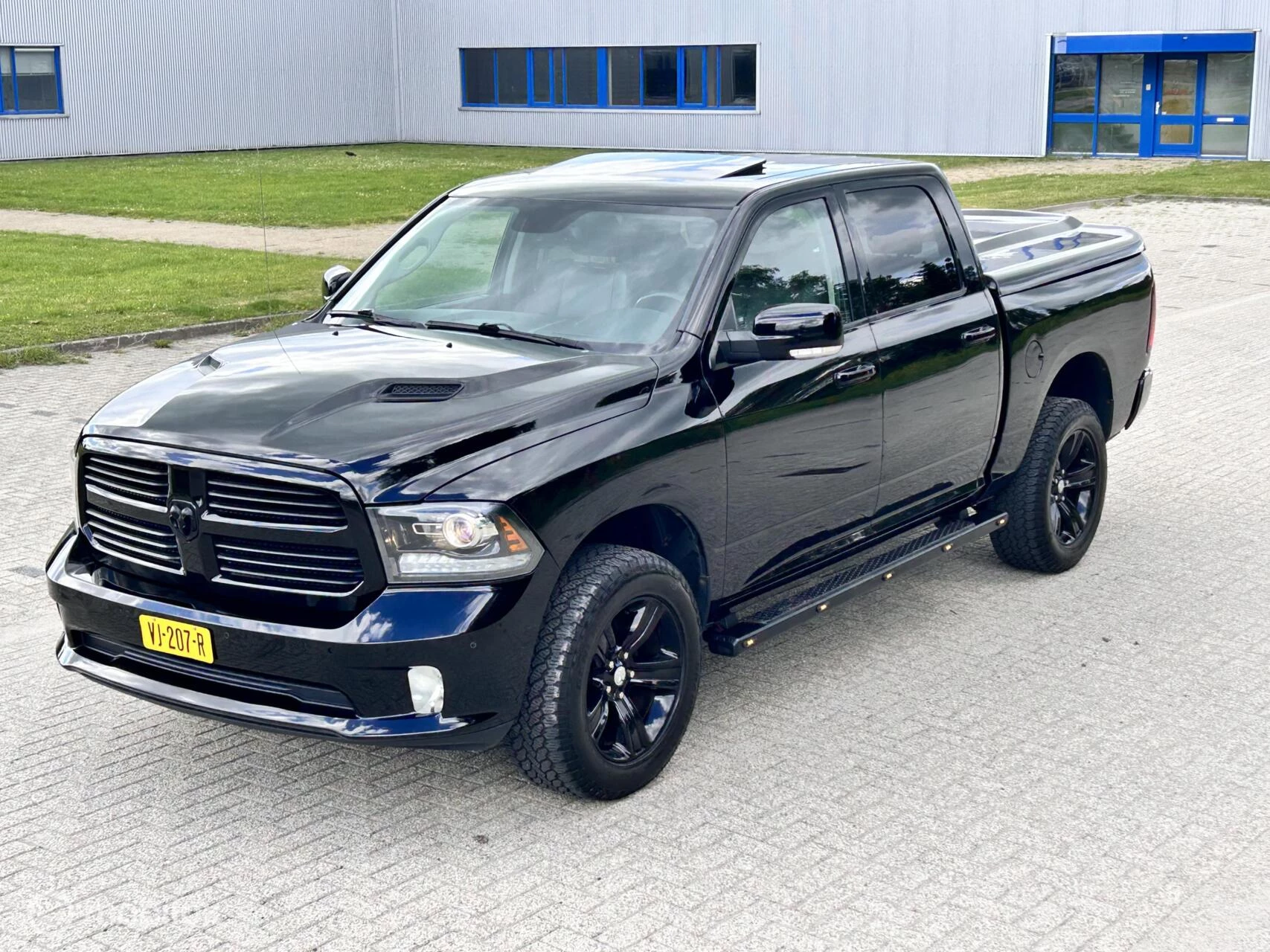 Dodge Ram 1500 2014 - 5.7 V8 Crew Cab 6'4 sport black out MARGE afbeelding 5