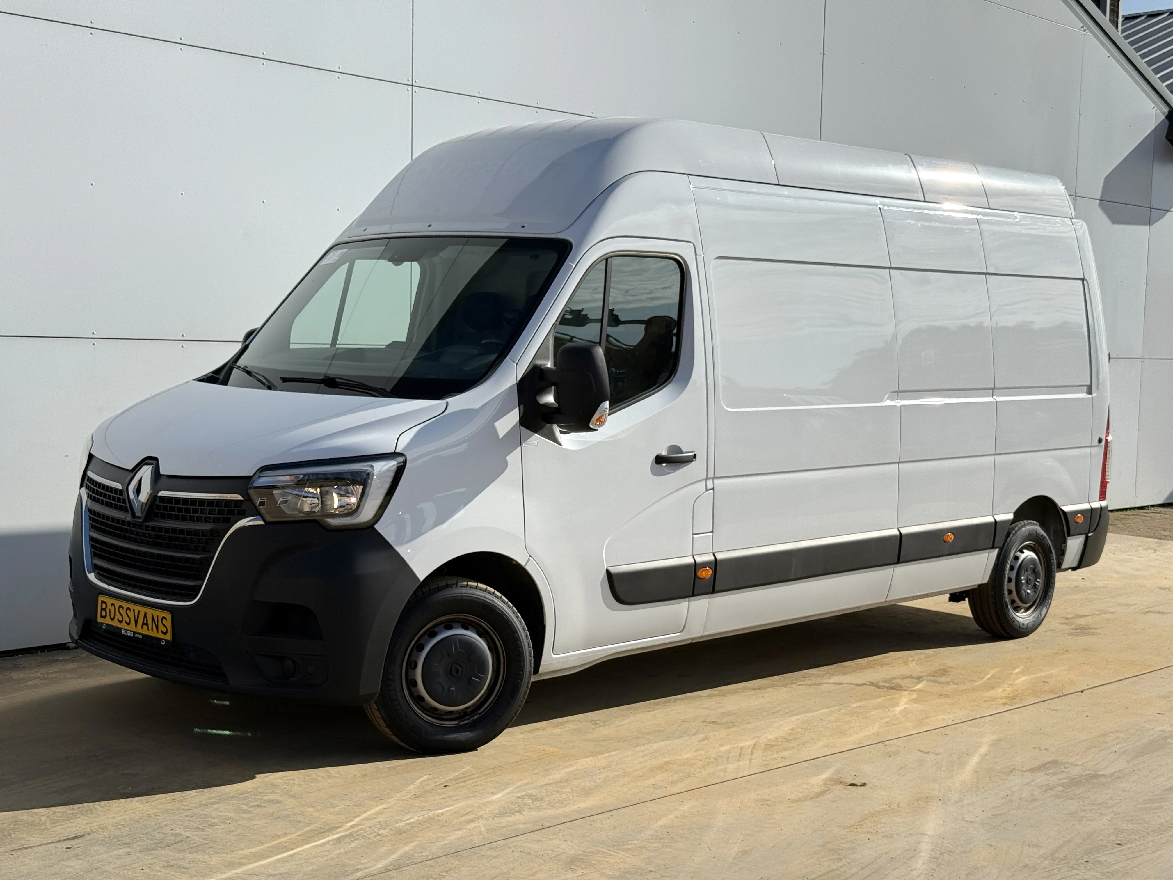 Renault Master 2024 - 2.3DCi 135PK L3H3 LED Cruise Control Airco Bluetooth Euro 6 image 1