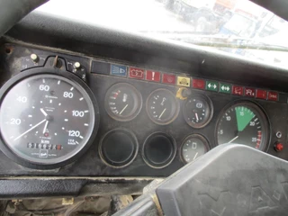 MAN 26.321 1980 - 6x4 , 3 way tipper , ZF Manual , Spring suspension bild 11