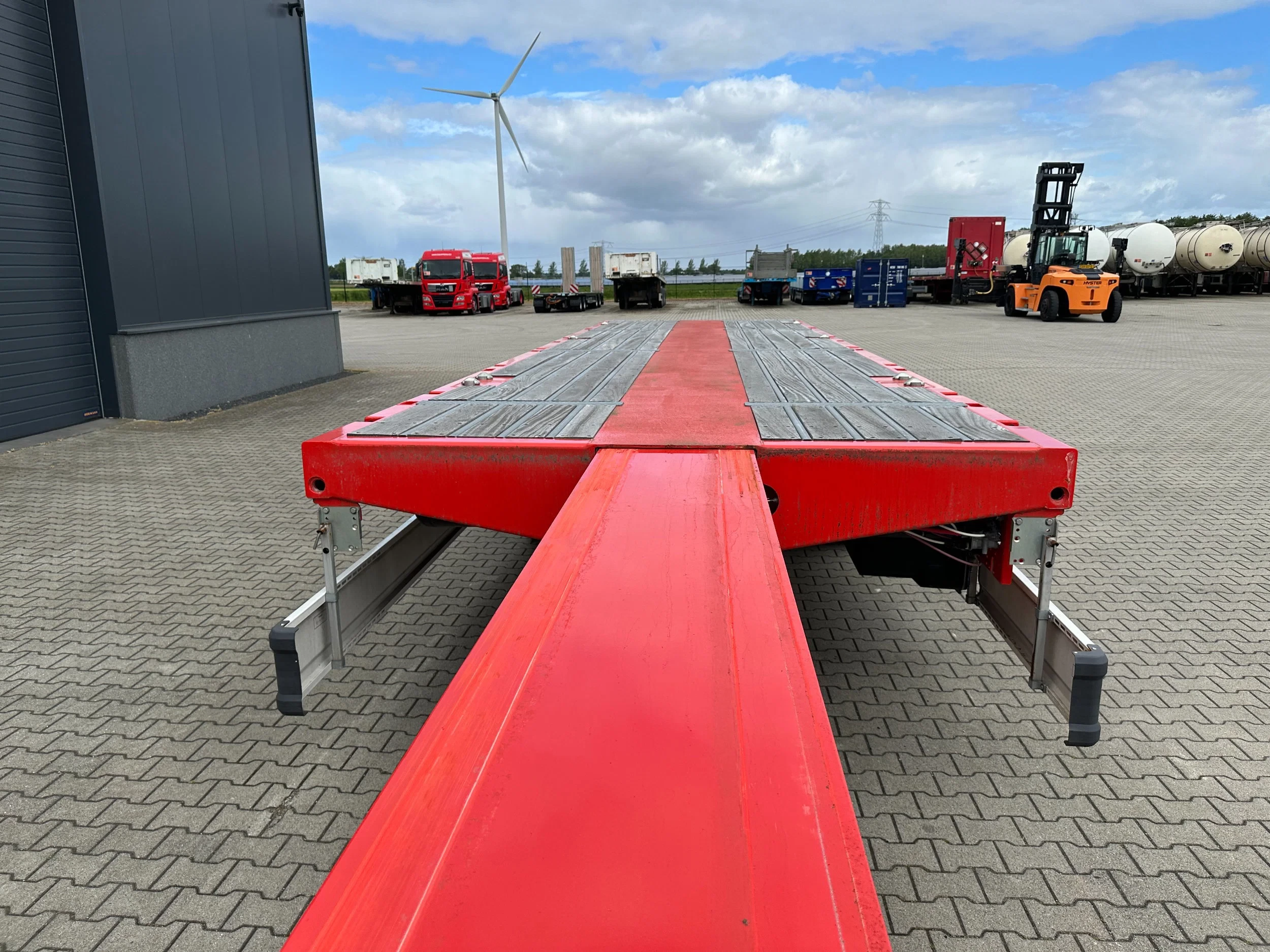 KAESSBOHRER 2026 - new and unused Heavy-Duty flatbed / 690cm extendable / steering axle / lift axle / twistlocks / timberstakes / NL-trailer / APK: 04-2027 obrázek 17