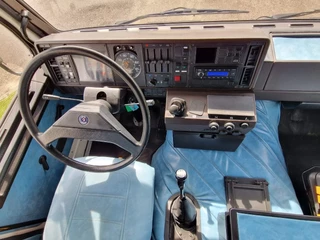 Scania R142-V8 1987 - 420 V8 - Old timer - Clean chassis/cab/interior - Dutch registration image 24