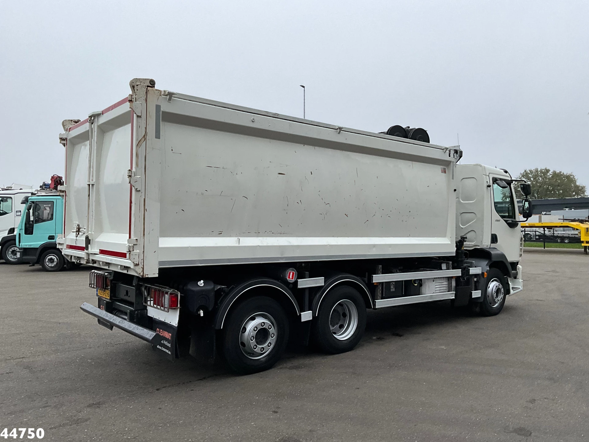 DAF FAN LF 220 Euro 6 Hiab 11 Tonmeter laadkraan Just 166.649 Km! 2014 afbeelding 4