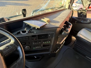 Volvo FH 2023 - FH5-460 / ENGINE RUNNING / !! 259596 KM !! / NL TRUCK / VEB+ / DAS / LIFT+LENKACHSE / PTO / I-PARKCOOL / FULL-AIR / AUTOMATIC / EURO-6 / 2023 bild 15