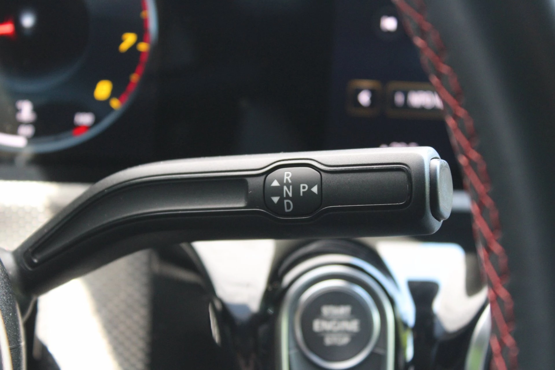 Mercedes-Benz A-Klasse 2023 - 180 AMG Line Panodak Sfeerlicht Keyless afbeelding 26
