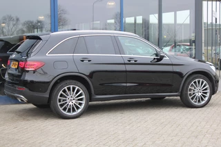 Mercedes-Benz GLC 2020 - 300e 4MATIC AMG Line LEDER SFEER CARPLAY CAMERA 20'' imagen 3