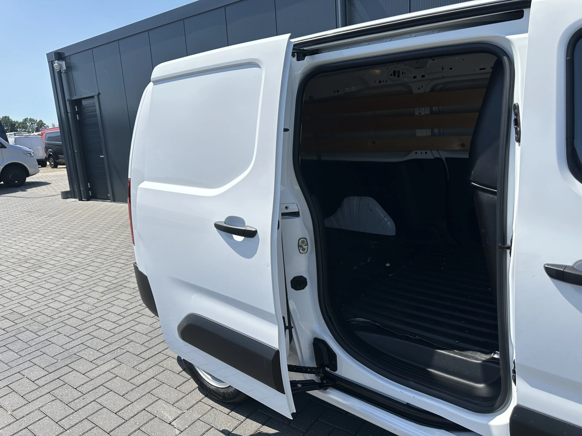 Opel Combo 2019 - 1.6D 100 PK / L2H1 / AIRCO / CRUISE / NAVI / ECC / APPLE CARPLAY / ANDROID AUTO / PDC afbeelding 9
