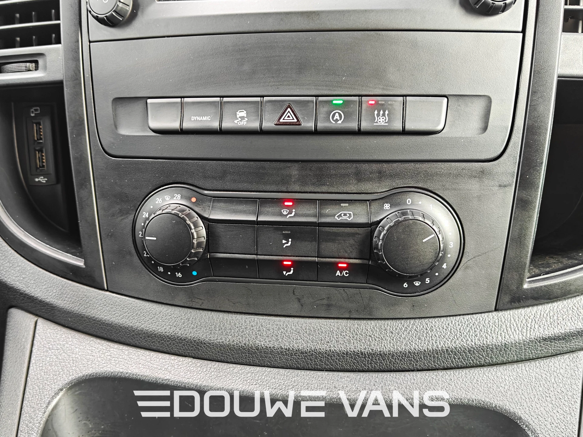 Mercedes-Benz Vito 2021 - 119 L2 4MATIC Automaat LED 5 Pers. Stoelverwarming zdjęcie 14