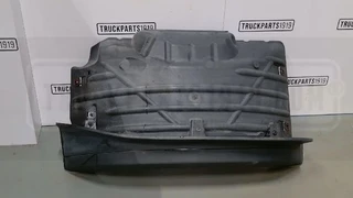 Scania N/A - Body & Chassis Parts Spatbord voor Li. boven Scania imagem 1