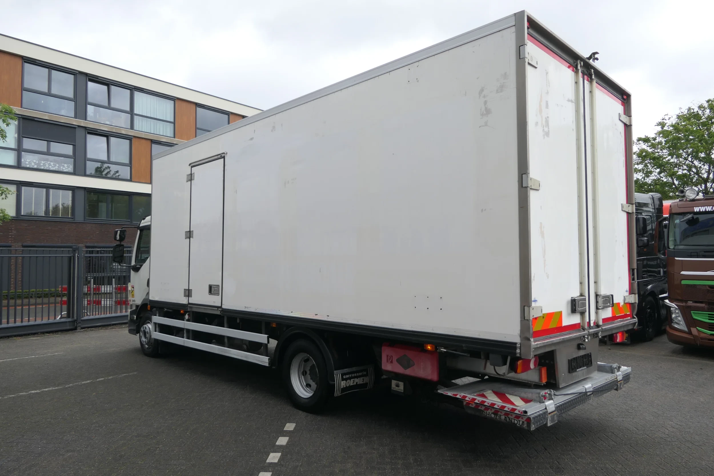 Volvo 240 2013 - FL | Carrier SUPRA 950Mt / Bi-temp | 3 Compartments | 297181Km | 2013 | 12Ton | 6 Cylinder | Dhollandia 1500Kg | Luxembourg Truck afbeelding 4