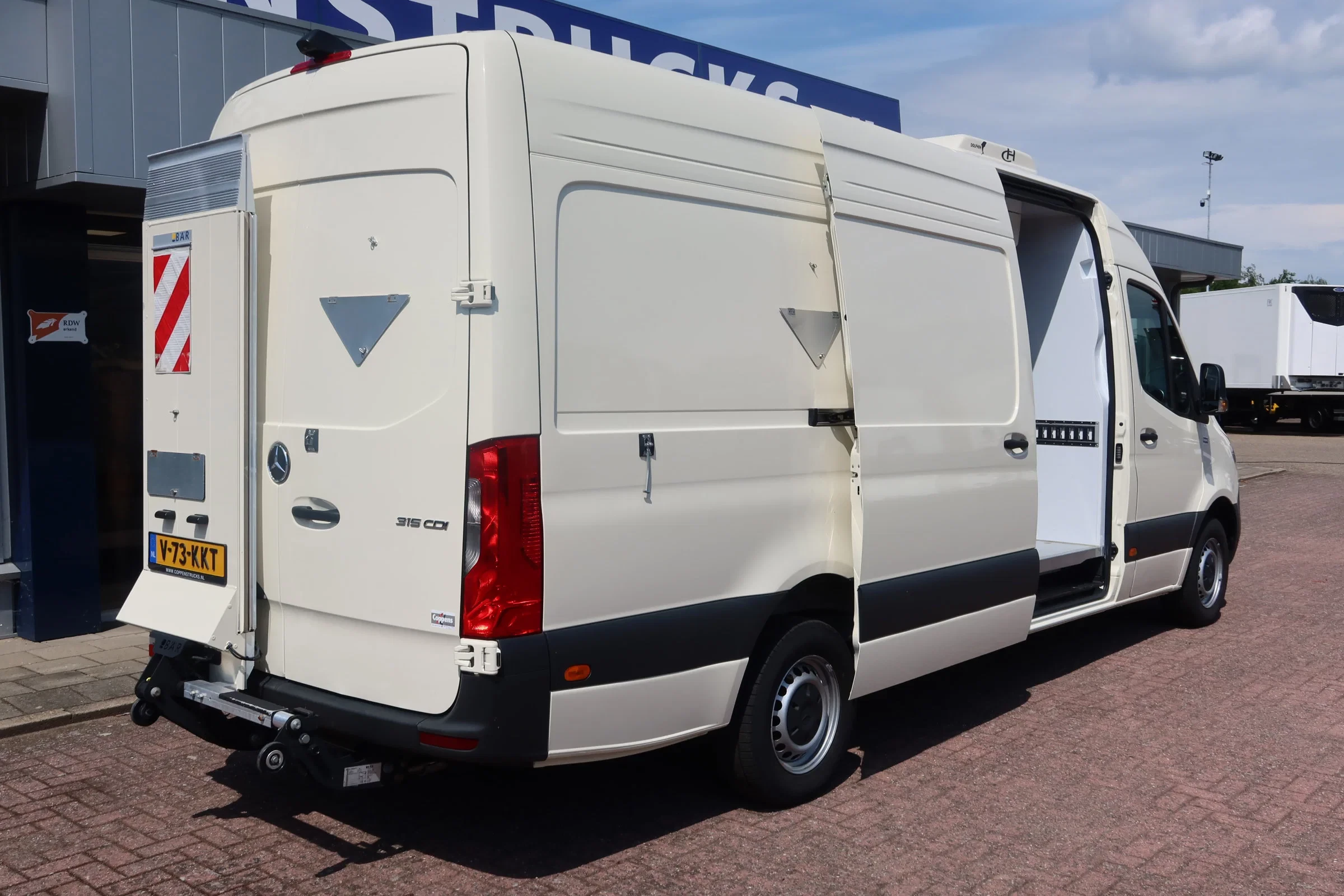 Mercedes-Benz Sprinter 2024 - 315 L3/H2 Koelen/Vriezen Bi-Temp + Laadklep obrázek 3