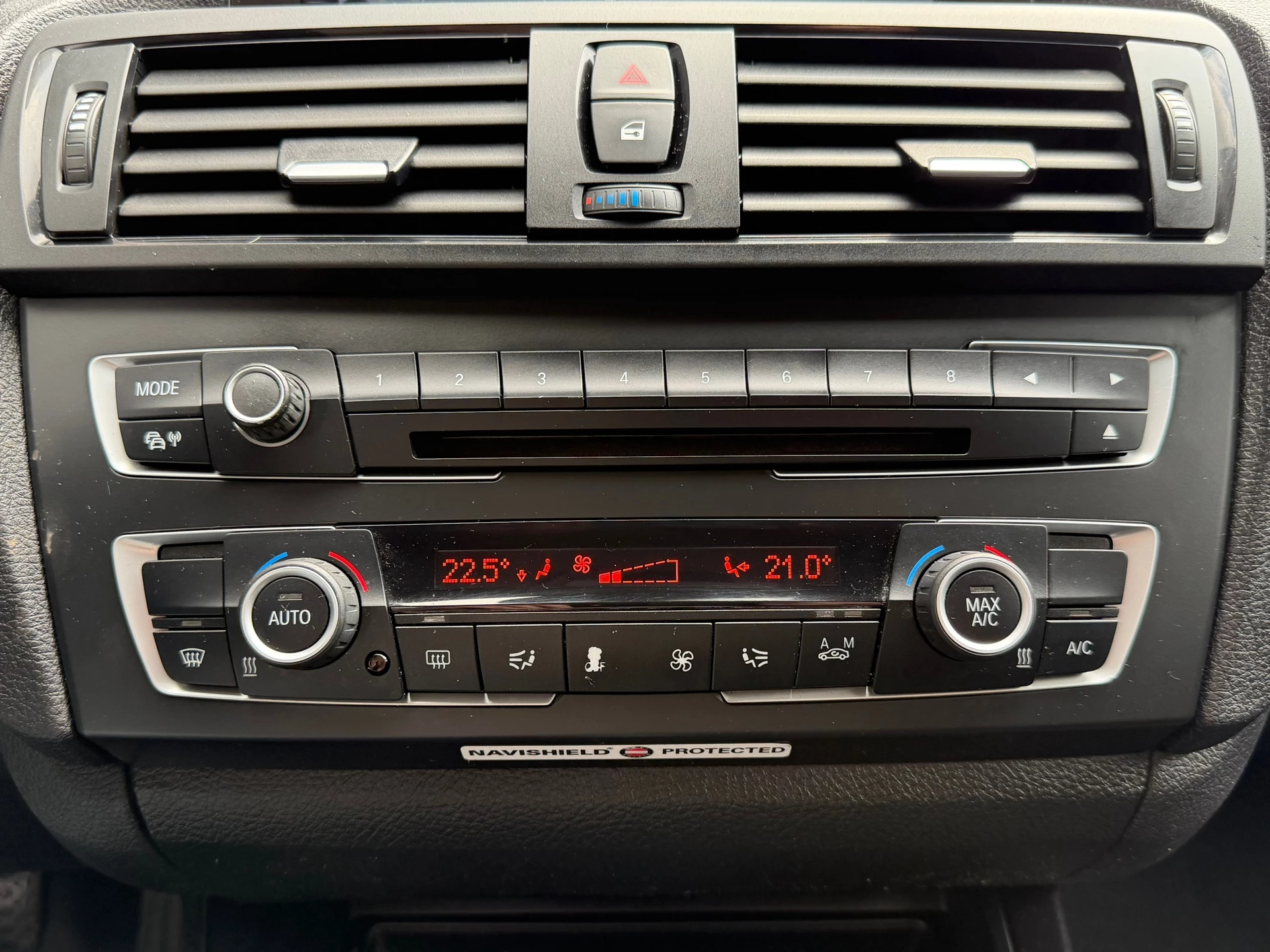 BMW 1 Series 2014 - 114i EDE Corporate Lease Edition bj.2014 Navi|Clima|NL auto. image 20