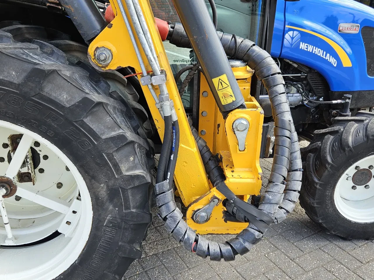 New Holland 2003 - Boomer 3050 met Bos Maaiarm afbeelding 17
