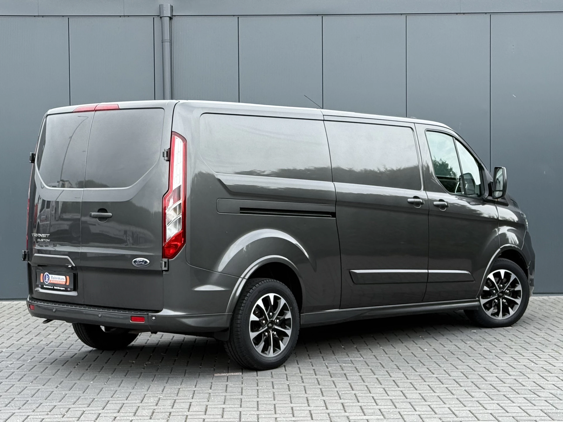 Ford Transit Custom 2020 - 2.0 TDCI 185 PK SPORT / AUTOMAAT / L2H1 / CAMERA / CRUISE / AIRCO / STOELVERW / 17" LMV / LED Bild 3