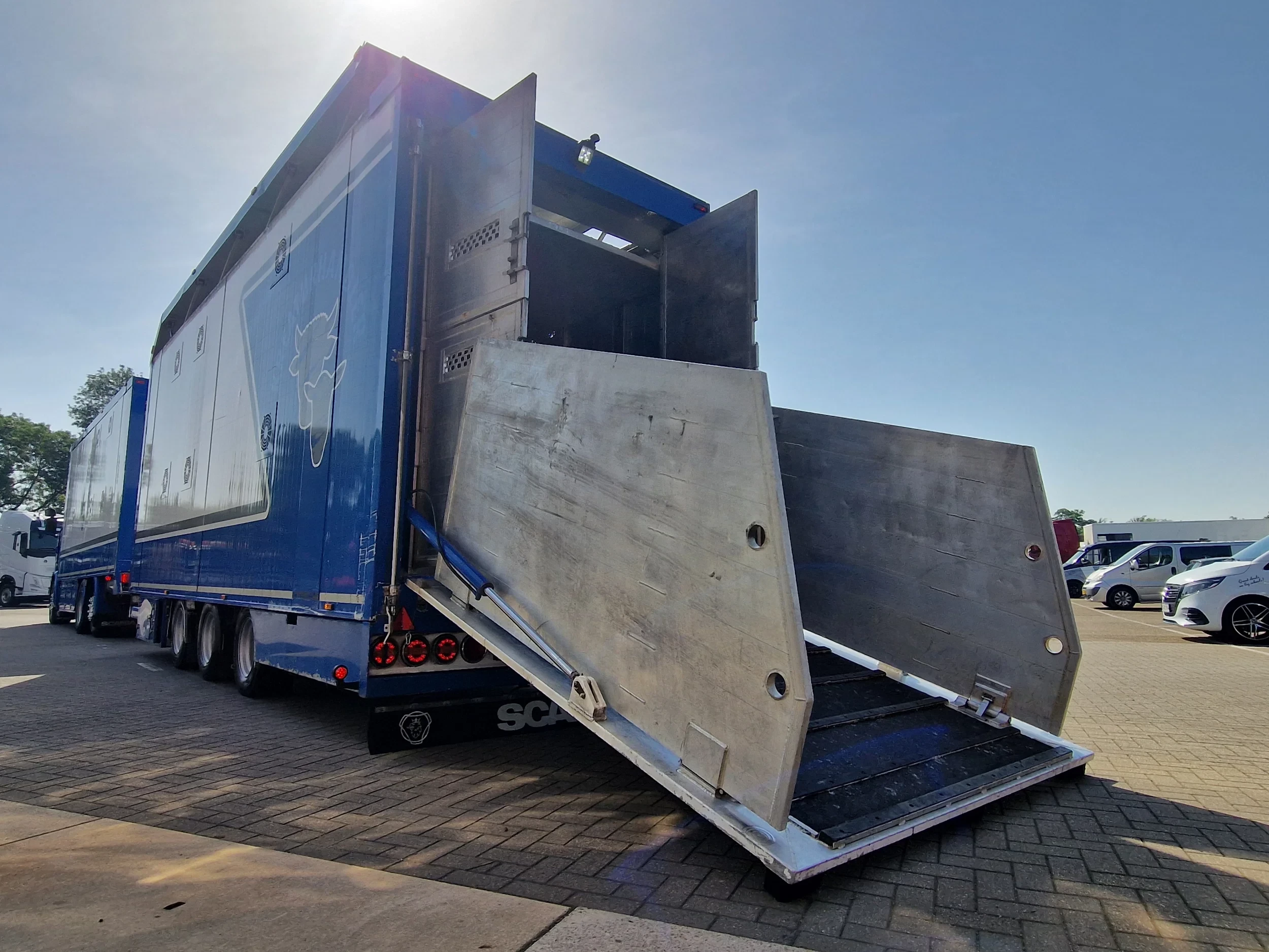 Scania R 2016 - R520 V8 6x2*4 - Livestock Ravenhorst 2 deck + GS Meppel/Ravenhorst 2 deck trailer - Water & Ventilation Bild 35