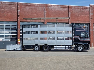 Volvo FH 2010 - 460 Berdex 3 deck livestock - Loadlift - Lifting roof - Steering axle - Manual gearbox - Full air obrazek 8