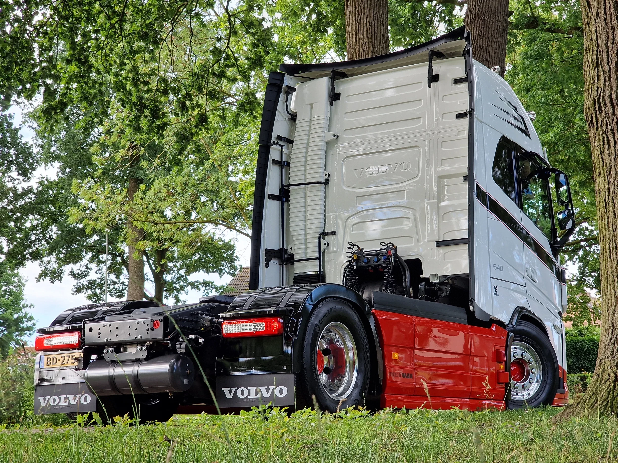 Volvo FH 2026 - 540 Aero Globetrotter XL 4x2 - New - Full spec - Show Truck - BUFFL interior - Retarder - I parkcool - Full air immagine 38