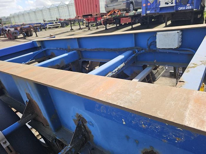 Renders 2 axle 20 ft container chassis steel springs bpw drum heavy duty 1996 image 17