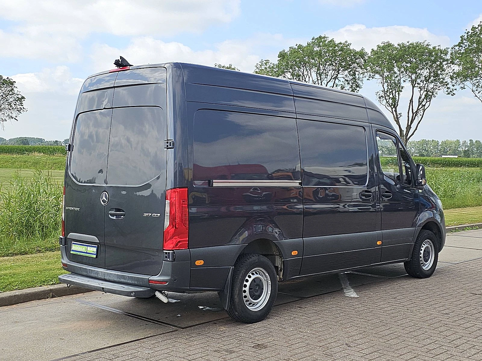 Mercedes-Benz Sprinter 2021 - 317 zdjęcie 3