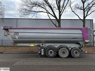 Menci N/A 2020 - kipper bild 2