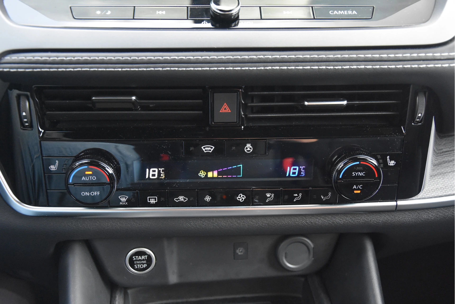 Nissan QASHQAI 2025 - 1.3 MHEV Xtronic Tekna | Cold Pack obrázek 22