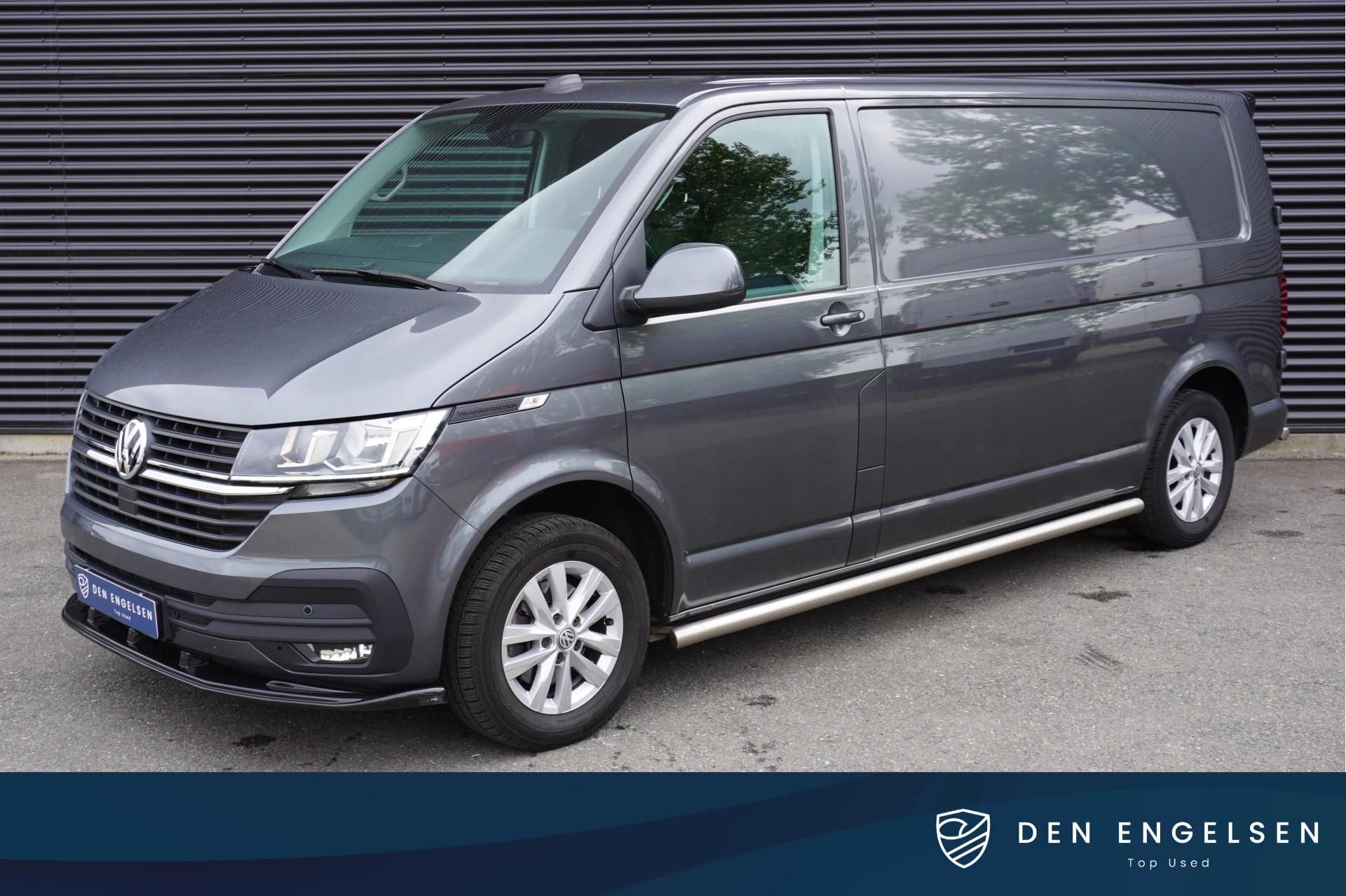 Volkswagen Transporter 2023 - L2H1 150pk Trekhaak Apple Carplay Camera Parkeersensoren Cruise control 3-Zits Sidebars Velgen Spoilerset image 1