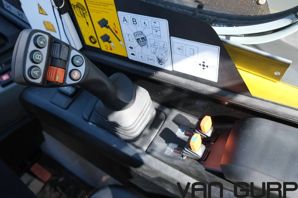 Neuson 2023 - TH 412 | 33KW | 30 kmh | T4512 | Kramer 1445 afbeelding 6