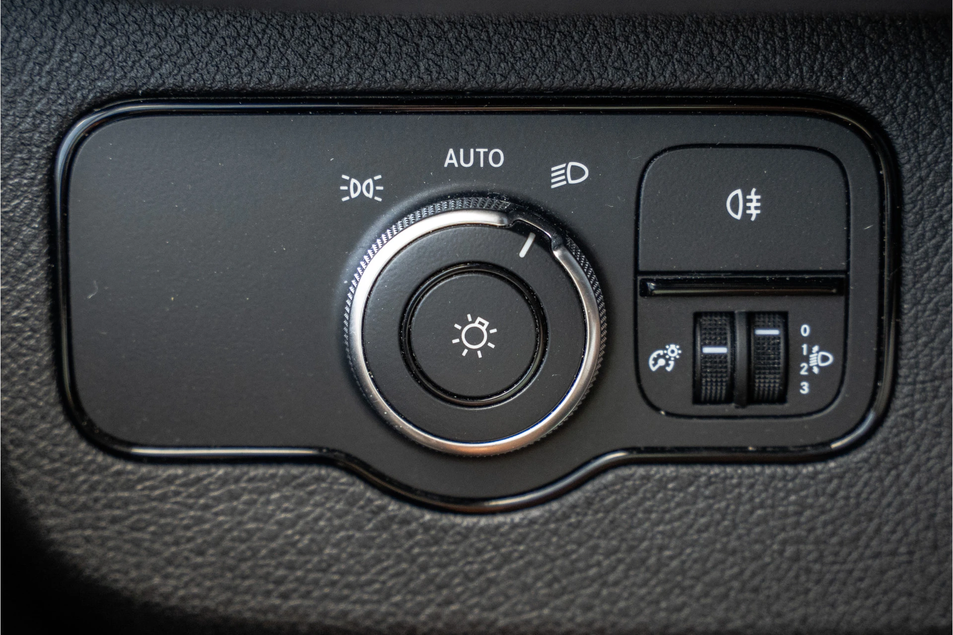 Mercedes-Benz Sprinter 2023 - 317 CDI L3H2 | 170 PK | Automaat | Camera | Mbux | Cruise | PDC | Trekhaak afbeelding 26