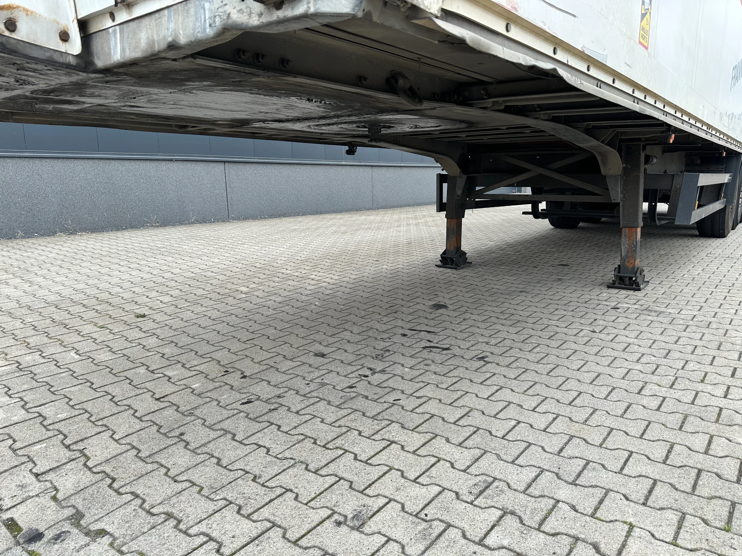 Schmitz Cargobull 2005 - SKO24 / SAF DISC / 2x LIFTAXLE / GALVANIZED / NL-TRAILER obrázek 14