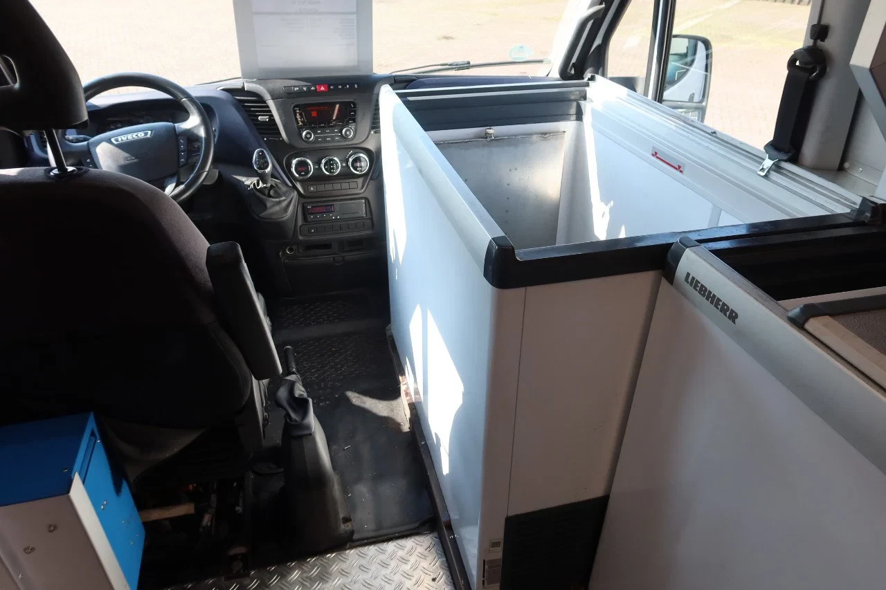 Iveco Daily 2019 - 70 C 180 Verkoop/ foodtruck Super markt 3.0 L Turbo diesel + luchtvering zdjęcie 12
