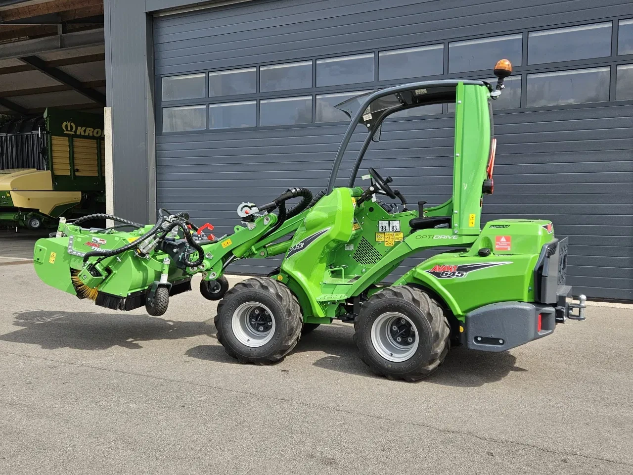 Avant 2025 - 645i Rental mini-shovel afbeelding 7
