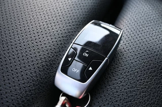 Mercedes-Benz V-Class 2024 - 300d 4-Matic Exclusive AMG L3 DC zdjecie 26