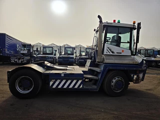 Terberg RT283 | TERMINAL TRACTOR 4X4| TURNING CHAIR. | AUTOMATIC GEAR | 28 191HOURS | 2012 - N/A image 6
