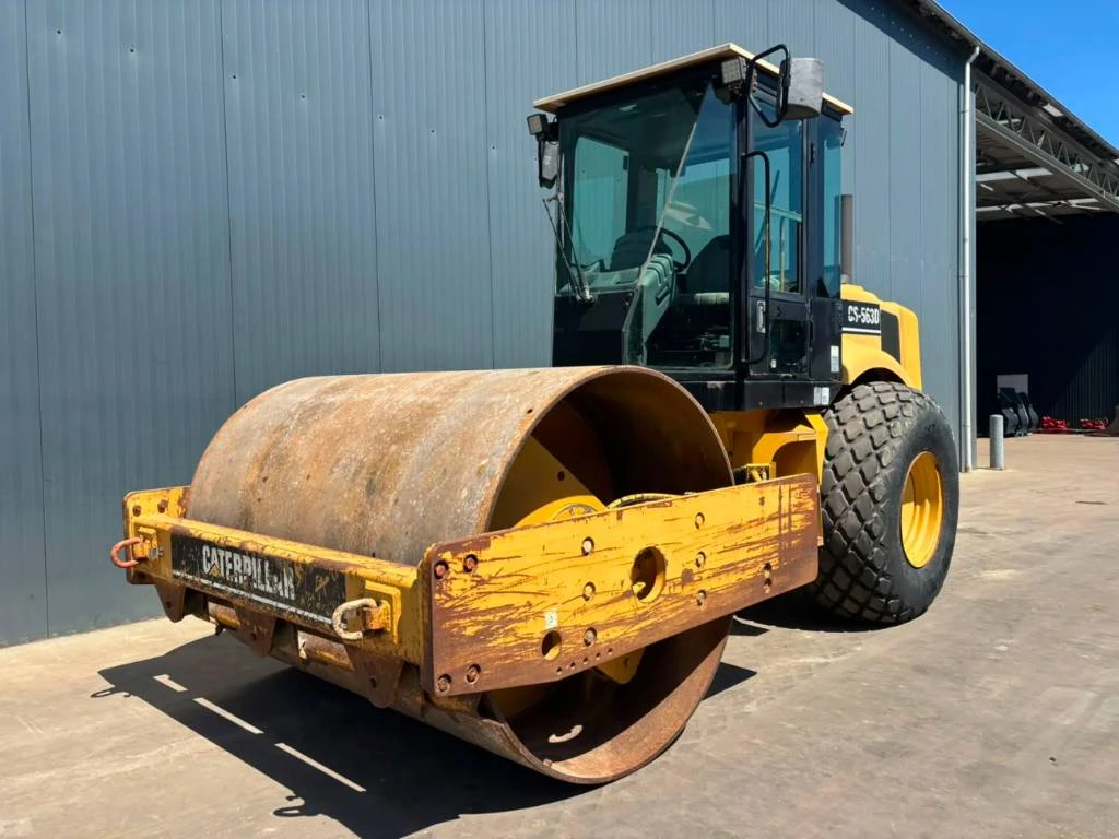 Cat 2002 - CS563D afbeelding 1
