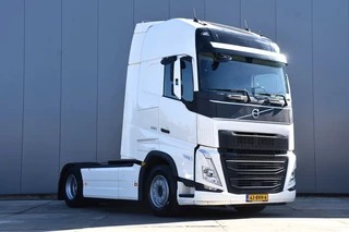 Volvo FH 2022 - 500 Globe XL 4x2 - ONLY 228 TKM - PARK. AIRCO - DIGITAL COCKPIT - NAVI- 2 BEDS - 2 x FUEL TANKS - TOP CONDITION - bild 2