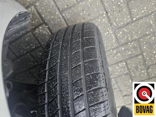 Toyota Yaris 2004 - 1.3 VVT-i Sol 100% onderhouden изображение 19