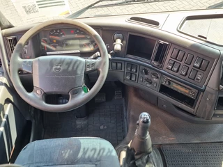 Volvo FH 2010 - 460 Berdex 3 deck livestock - Loadlift - Lifting roof - Steering axle - Manual gearbox - Full air obrazek 23