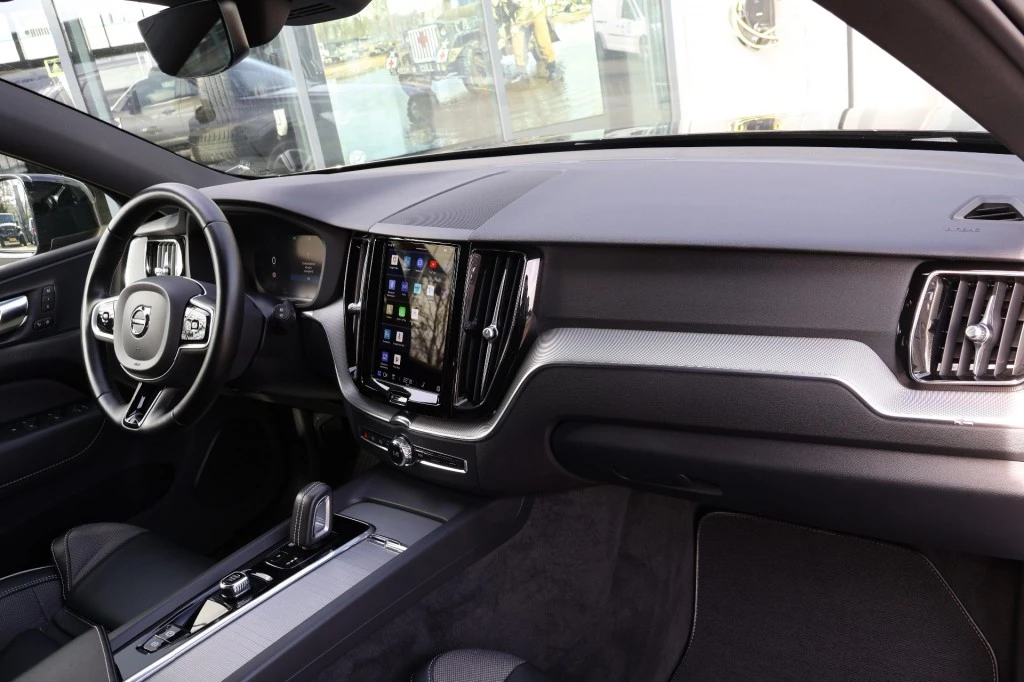 Volvo XC60 2022 - 2.0 B4 Aut. R-DESIGN / Panorama dak / Volleder imagen 14