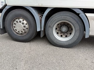 Scania P 2011 - P400 8X2 imagem 8