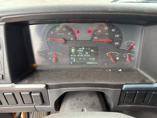 Volvo 340 2009 - FM 6X2 DHOLLANDIA 2000 KG CURTAINS image 16
