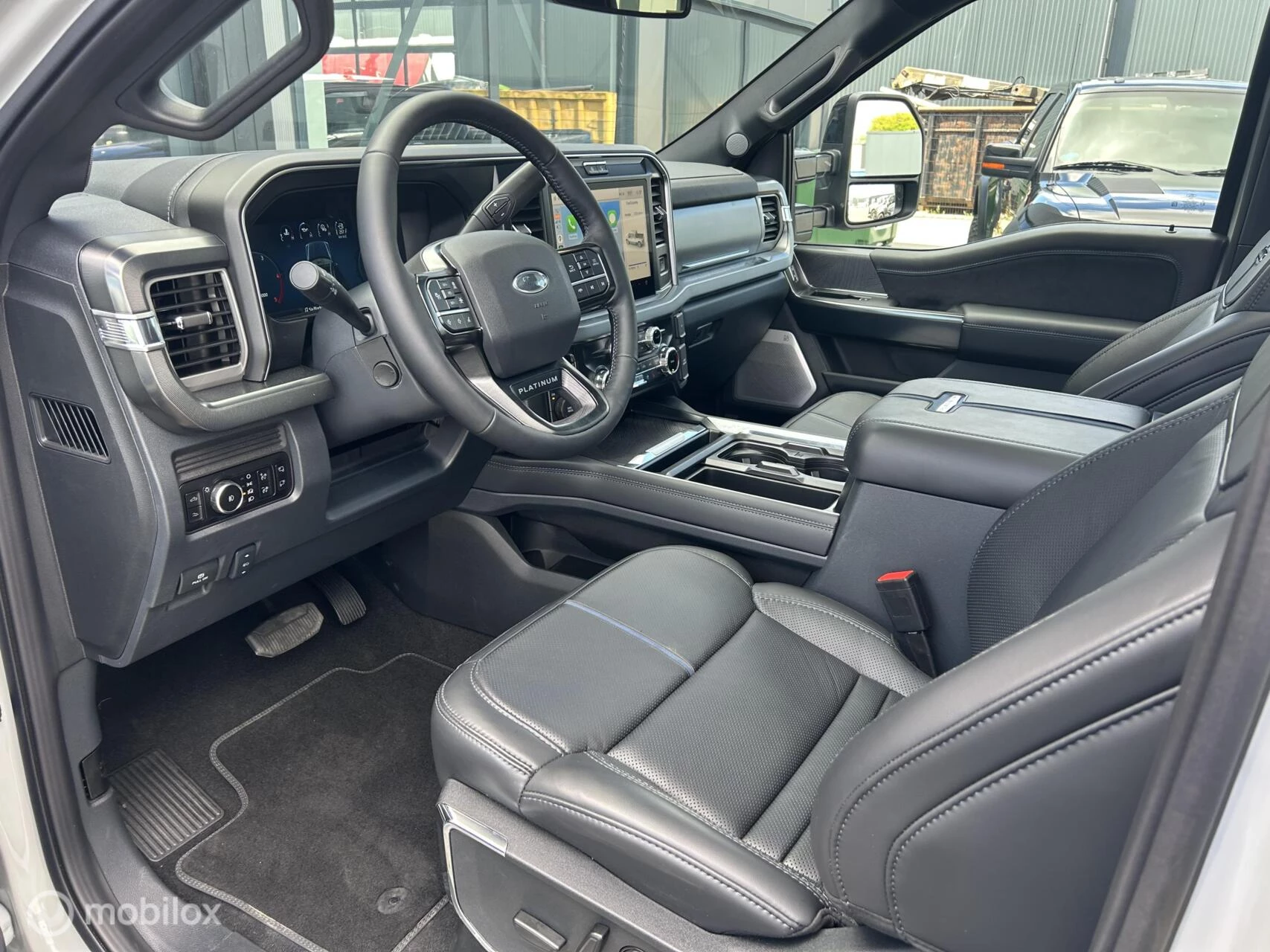 Ford F-250 2026 - USA 6.7 V8 Platinum Tremor obrázek 18