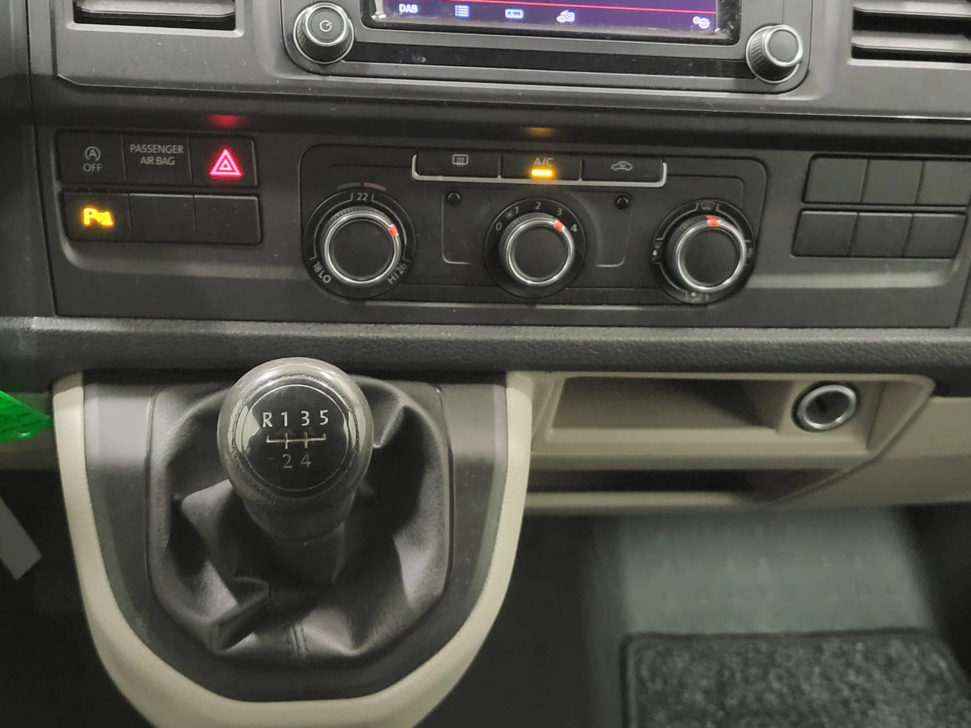 Volkswagen Transporter 2017 - 2.0TDI L2/H1 Inrichting Trekhaak Euro 6! image 12