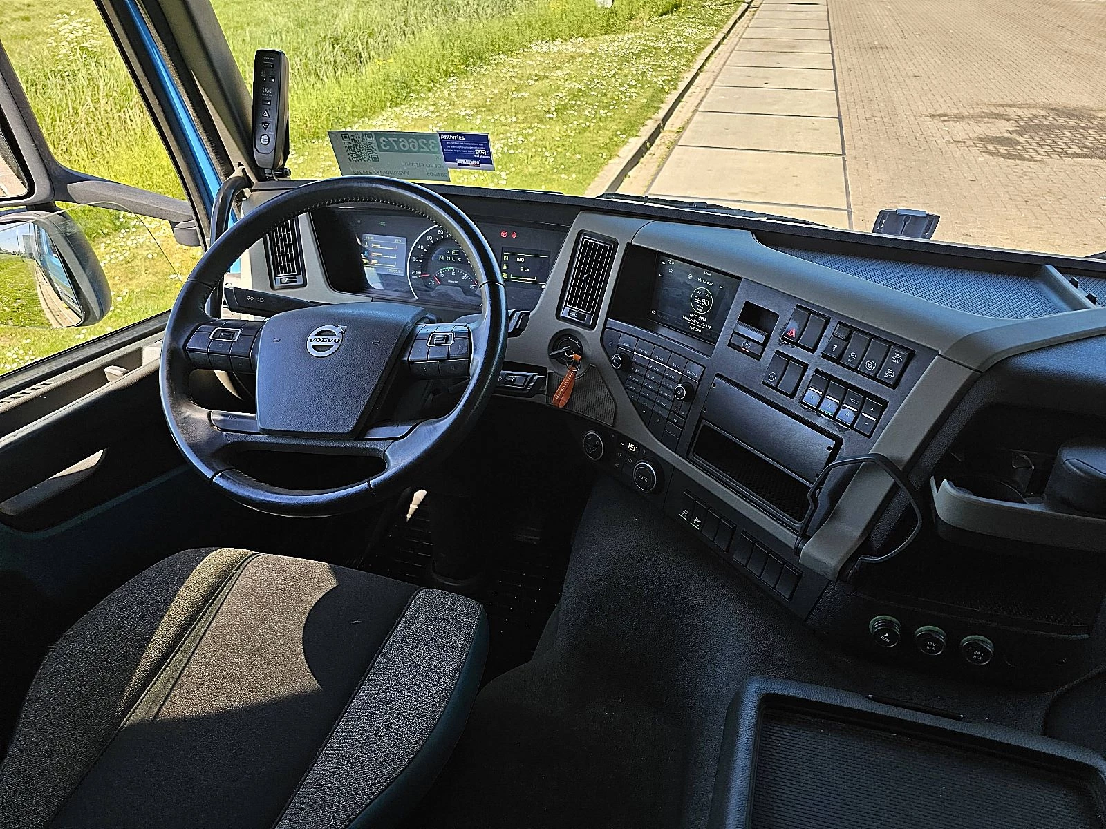 Volvo 2019 - FM 330 zdjęcie 8