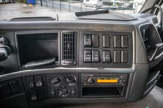 Volvo N/A 2010 - FM 330-6x2-E5+10 pneus/tires+intarder image 11