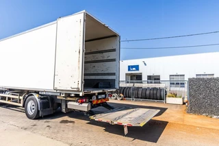Renault 19 2016 - D19 WIDE 320+HAYON BAR 2 T. image 13
