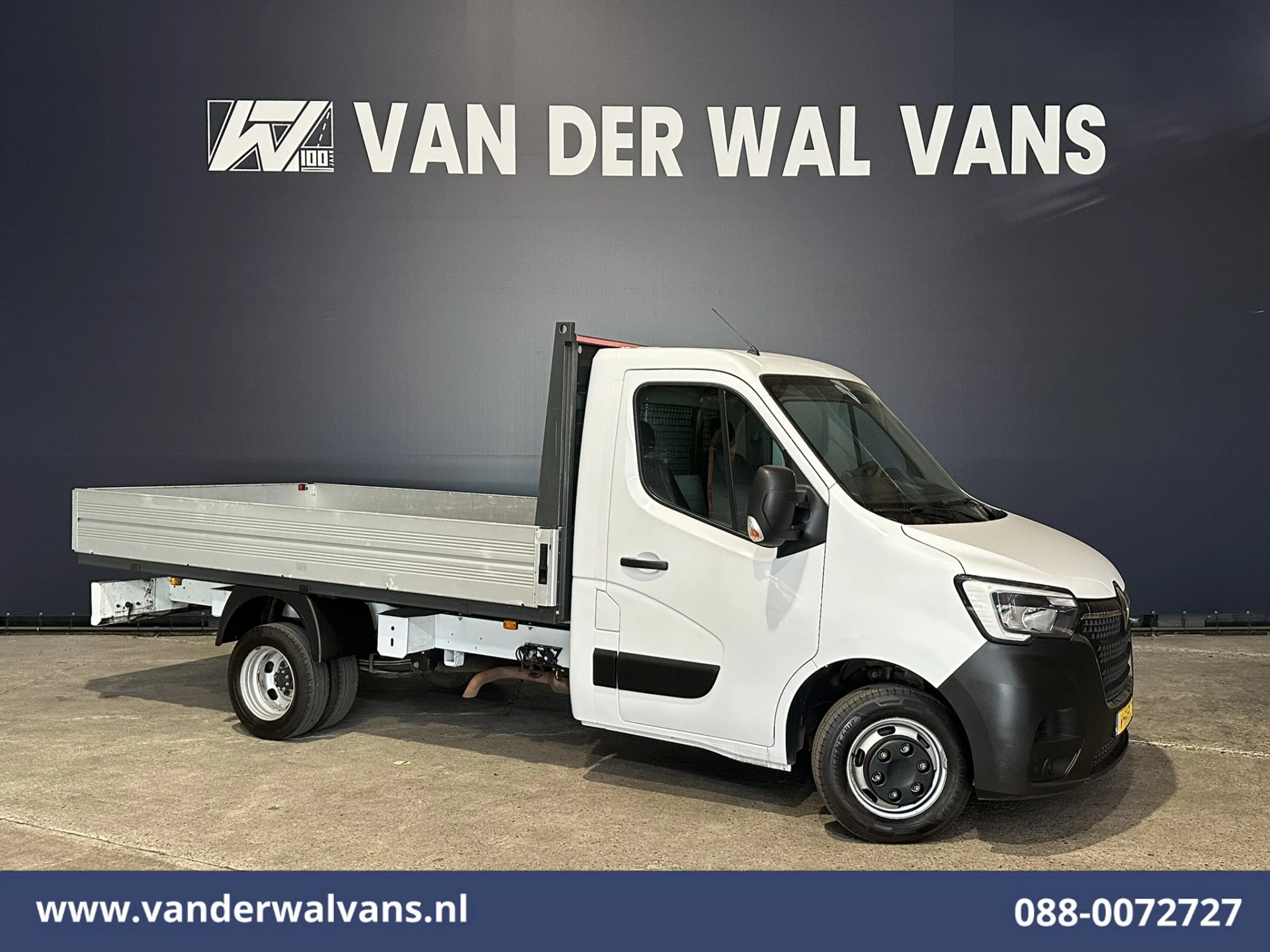 Renault Master 2023 - 2.0 dCi Pick Up Open Laadbak Dubbel Lucht Euro6 Airco | Cruisecontrol | LED | Leder| 3500kg Trekvermogen image 1