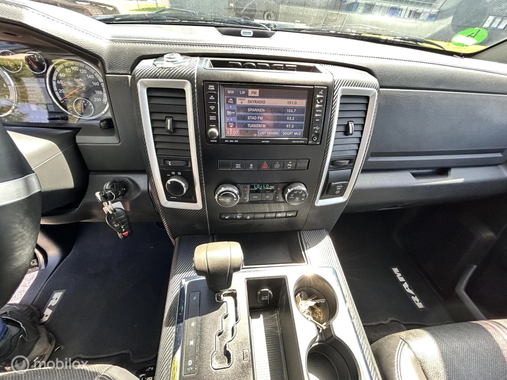 Dodge Ram 1500 2011 - 5.7 V8 Crew Cab sport Black edition afbeelding 19