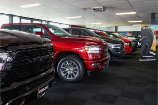 Dodge Ram 1500 2024 - 5.7 V8 4x4 Crew Cab SPORT GT BPM VRIJ! | Incl LPG | Trekhaak 13-polig | Bedcover | Adaptive cruise | PANORAMADAK| zdjecie 39