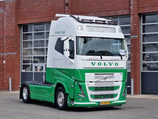 Volvo FH 2022 - 16 750 Globetrotter XL 4x2 - Full spec - Retarder - Full air - I parkcool - Navi te koop