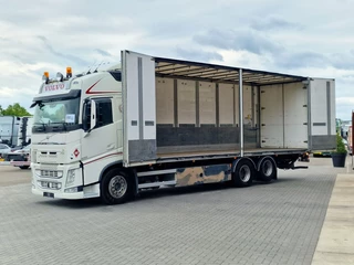 Volvo FH 2015 - 13.460 Globetrotter 6x2 - Ekeri box with sidedoors - Loadlift - Sliding roof - 560 WB imagen 24